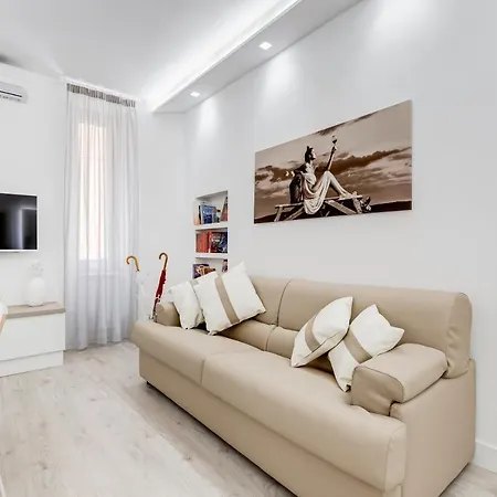 Bmga L The White Crown In Testaccio * روما