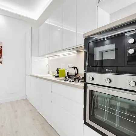 Bmga L The White Crown In Testaccio شقة