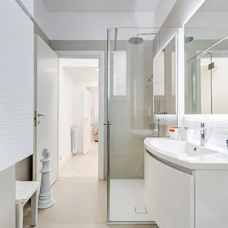 Bmga L The White Crown In Testaccio شقة