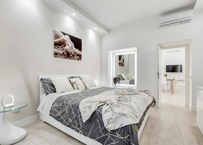 Bmga L The White Crown In Testaccio 公寓 *