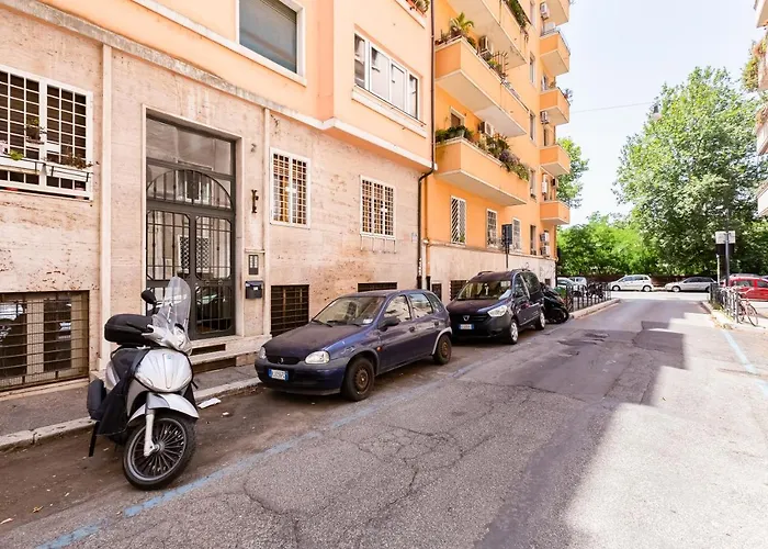 Bmga L The White Crown In Testaccio